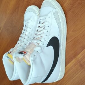 Nike Women's Blazer Mid '77 Shoes Size 8.5